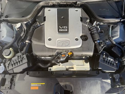 Used 2011 INFINITI G37 Journey w/ Premium Pkg image 18