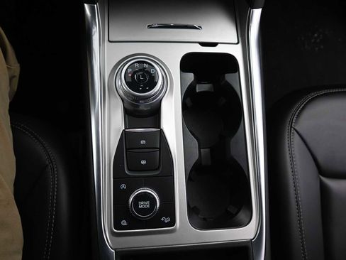 Used 2023 Ford Explorer XLT w/ Equipment Group 202A image 17