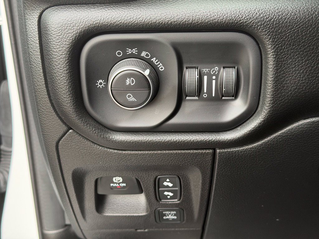 Used 2025 RAM 1500 Big Horn AWD/4WD image 10