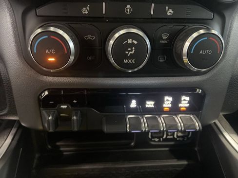 Used 2020 RAM 1500 Big Horn AWD/4WD image 17