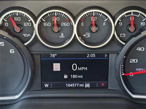 Used 2021 Chevrolet Suburban Z71 w/ Luxury Package image 20