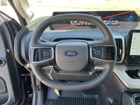 New 2025 Ford Expedition Active image 14