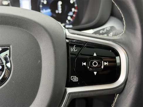 Used 2020 Volvo XC60 T6 Momentum image 20