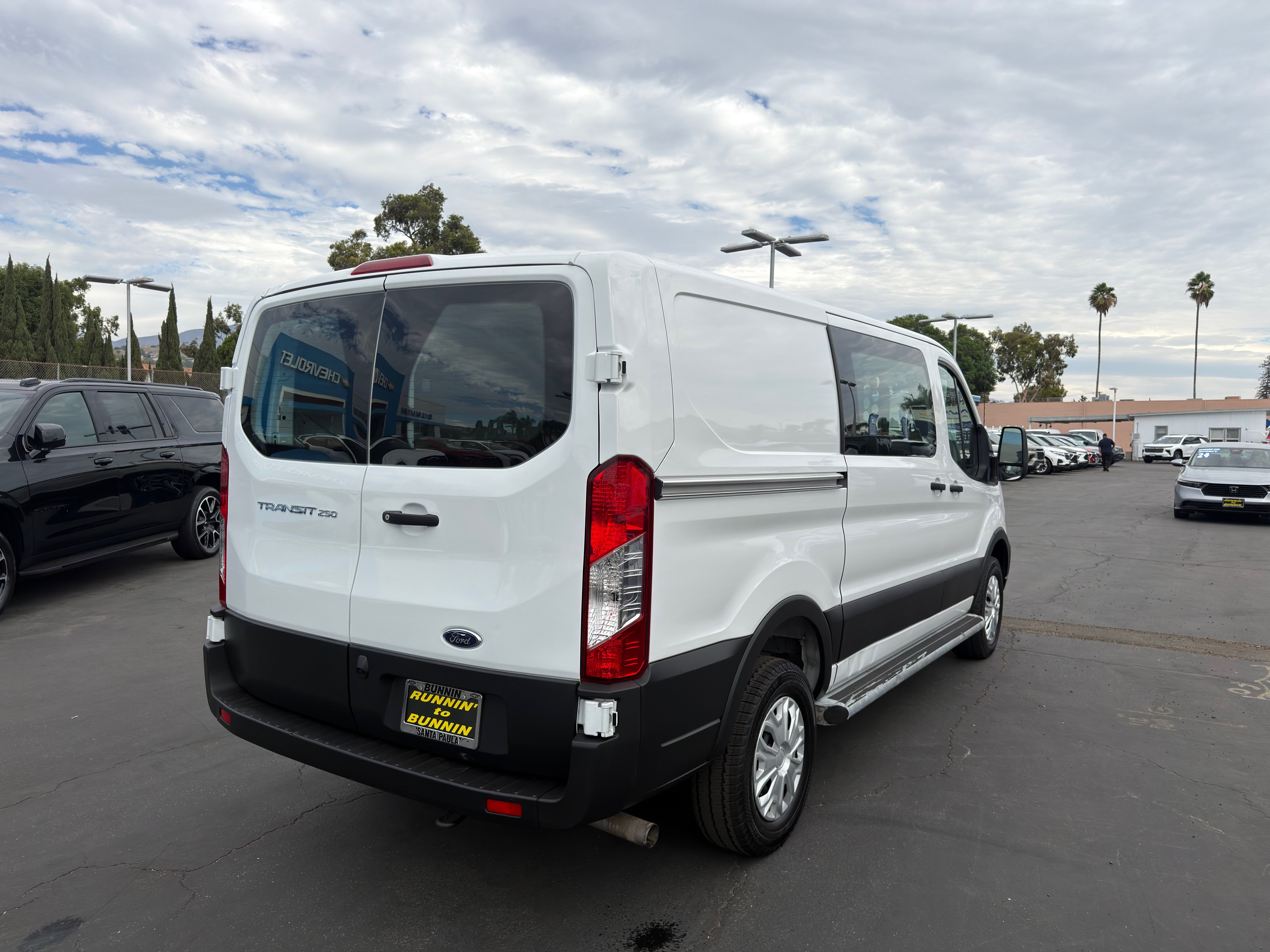 Used 2025 Ford Transit 250 Low Roof w/ Exterior Upgrade Package RWD image 8
