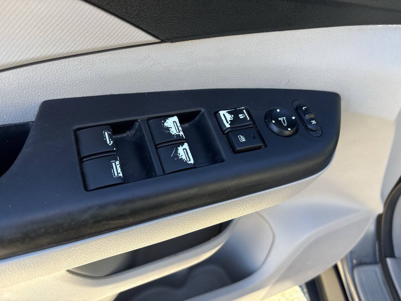 Used 2014 Honda CR-V LX image 15