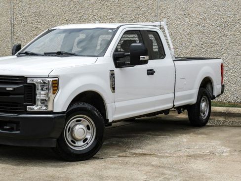 Used 2019 Ford F250 XL w/ Power Equipment Group RWD image 7