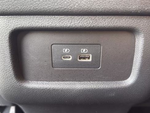 Used 2025 Nissan Pathfinder S image 25