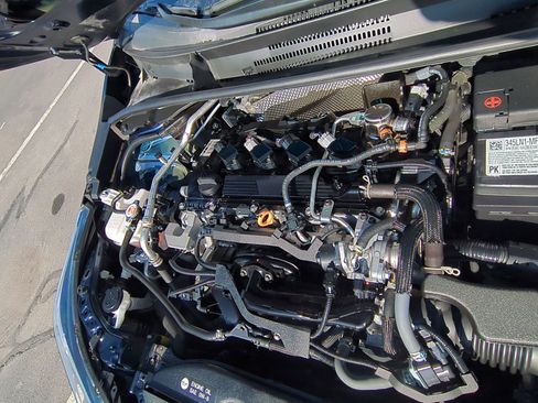 Used 2023 Toyota Corolla SE image 32