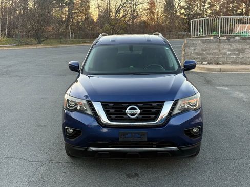 Used 2018 Nissan Pathfinder SV image 9