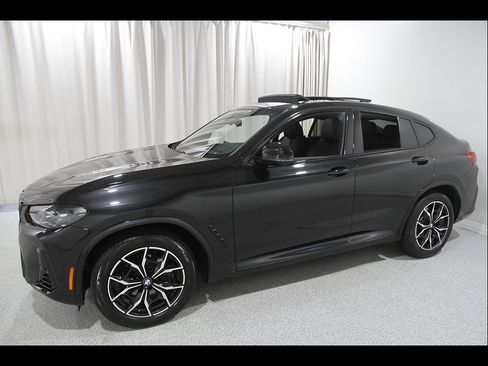 Certified 2023 BMW X4 xDrive30i w/ M Sport Package AWD/4WD image 3