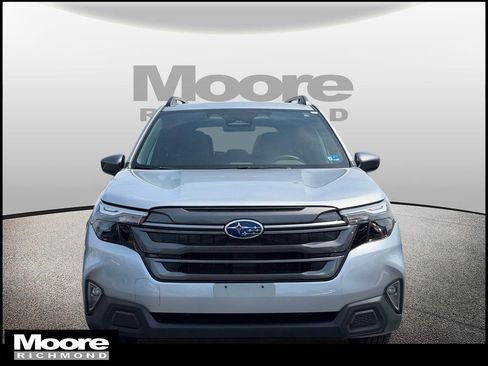 Used 2026 Subaru Forester Premium AWD/4WD image 8