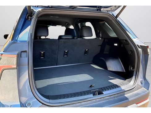 Used 2026 Chevrolet Equinox LT w/ Convenience Package II FWD image 29