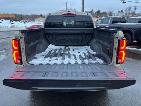 Used 2024 Chevrolet Colorado ZR2 w/ Safety Package AWD/4WD image 8