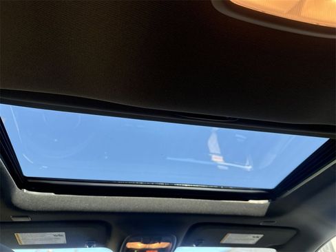 New 2026 GMC Canyon Denali w/ LPO, Denali Black Edition image 24