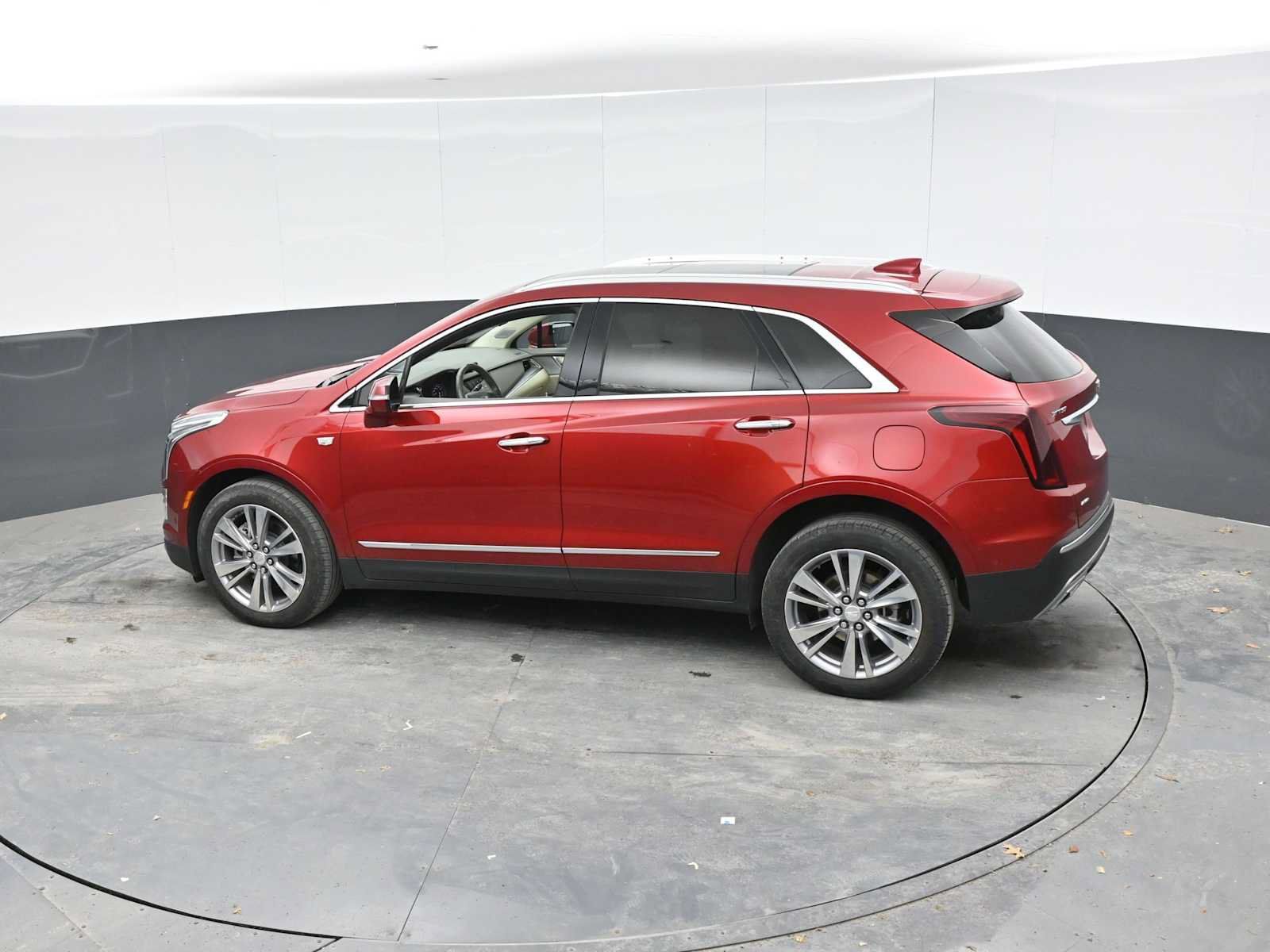 Used 2024 Cadillac XT5 Premium Luxury w/ Technology Package AWD/4WD image 13
