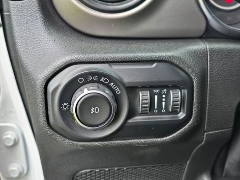 Used 2020 Jeep Wrangler Unlimited Sport S image 23