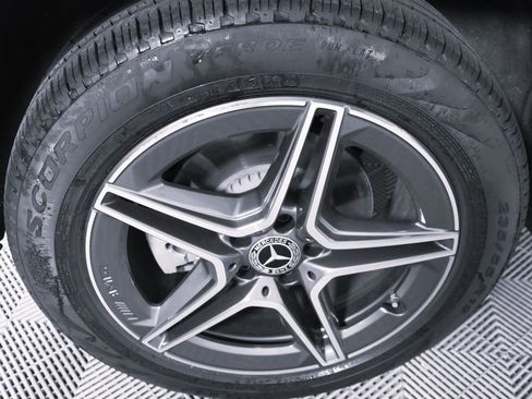 Used 2020 Mercedes-Benz GLC 300 4MATIC image 7