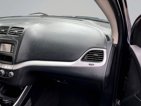 Used 2020 Dodge Journey SE w/ SE Popular Equipment Group FWD image 21