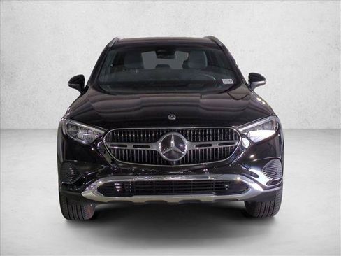 Certified 2025 Mercedes-Benz GLC 300 image 4