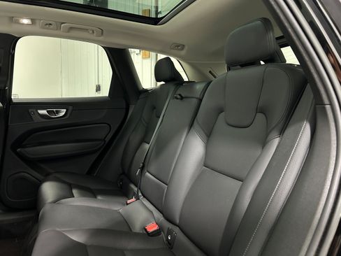 Used 2023 Volvo XC60 B5 Plus AWD/4WD image 30