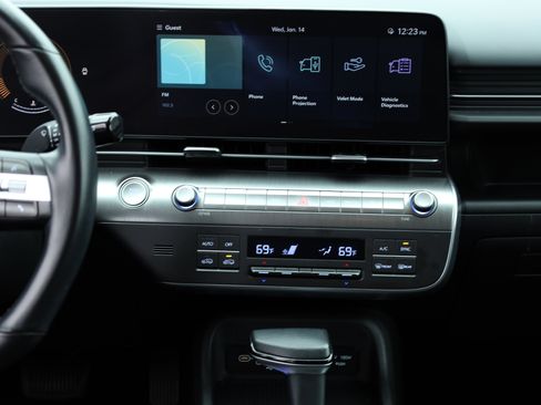 Used 2025 Hyundai Kona SEL image 10