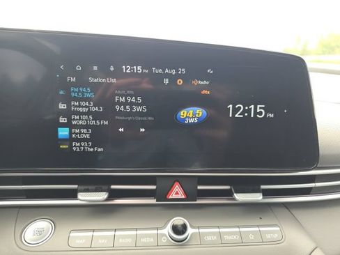 Used 2024 Hyundai Elantra SEL FWD image 11