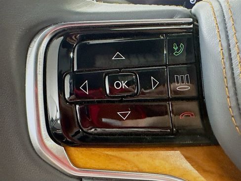 Used 2022 Jeep Grand Wagoneer Series II w/ Premium Group II AWD/4WD image 23