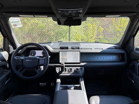 New 2025 Land Rover Defender 110 V8 AWD/4WD image 17