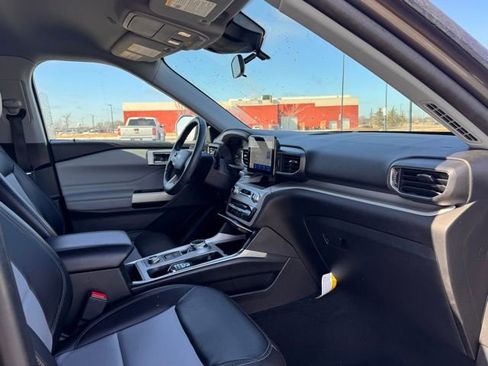 Used 2023 Ford Explorer XLT w/ Equipment Group 202A image 23