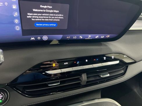 New 2026 Buick Enclave Sport Touring w/ Power Package FWD image 17