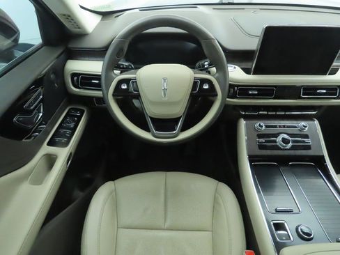 Used 2022 Lincoln Aviator Reserve w/ Equipment Group 201A image 10
