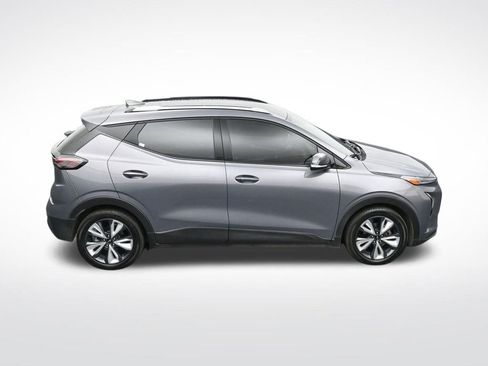 Used 2022 Chevrolet Bolt EUV LT w/ Convenience Package image 57