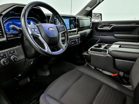 Used 2025 Chevrolet Silverado 1500 LT image 11