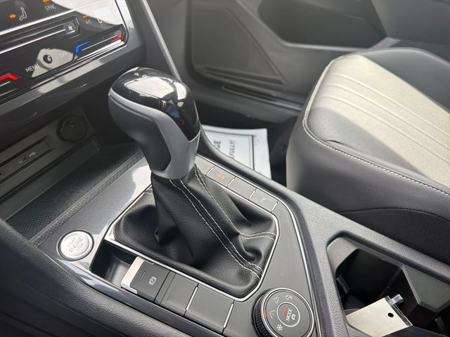Certified 2023 Volkswagen Tiguan SE R-Line AWD/4WD image 23