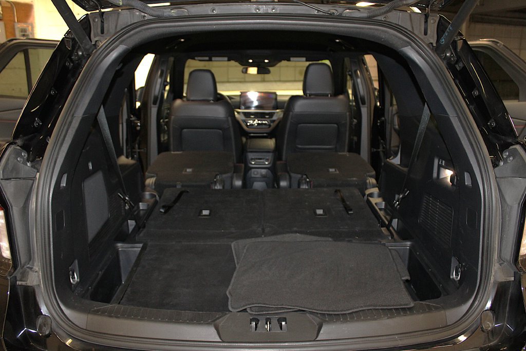 Used 2025 Ford Explorer ST-Line AWD/4WD image 38