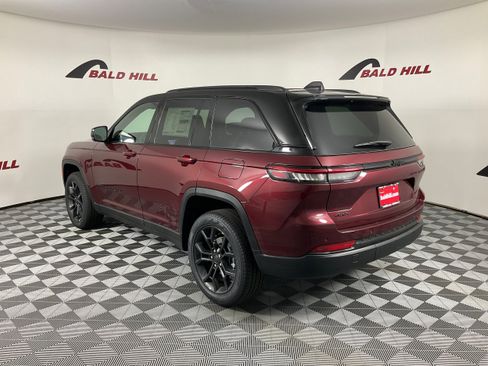 New 2025 Jeep Grand Cherokee Limited image 4