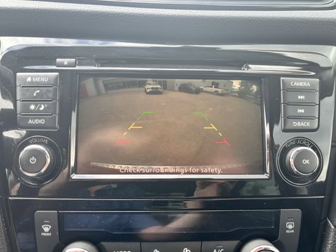 Used 2019 Nissan Rogue SV AWD/4WD image 24