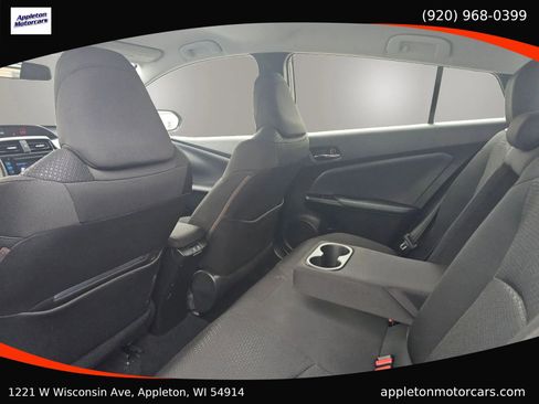 Used 2019 Toyota Prius LE image 34