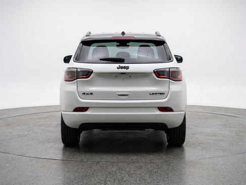 Used 2025 Jeep Compass Trailhawk image 7