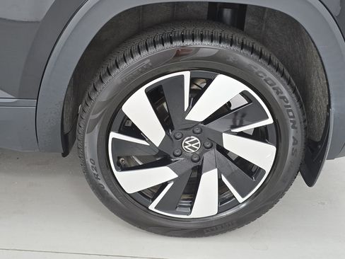 Certified 2024 Volkswagen Atlas Cross Sport SE AWD/4WD image 34