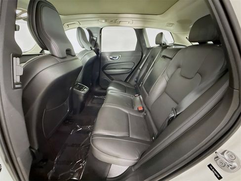 Certified 2022 Volvo XC60 B5 Inscription w/ Advanced Package image 26