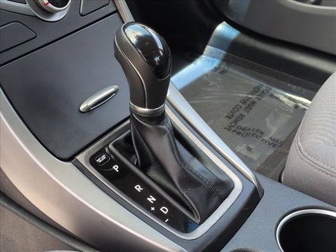 Used 2015 Hyundai Elantra SE FWD image 12