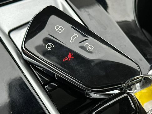 Used 2025 Volkswagen Atlas Peak Edition SE image 25