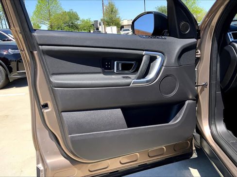 Used 2016 Land Rover Discovery Sport HSE image 22