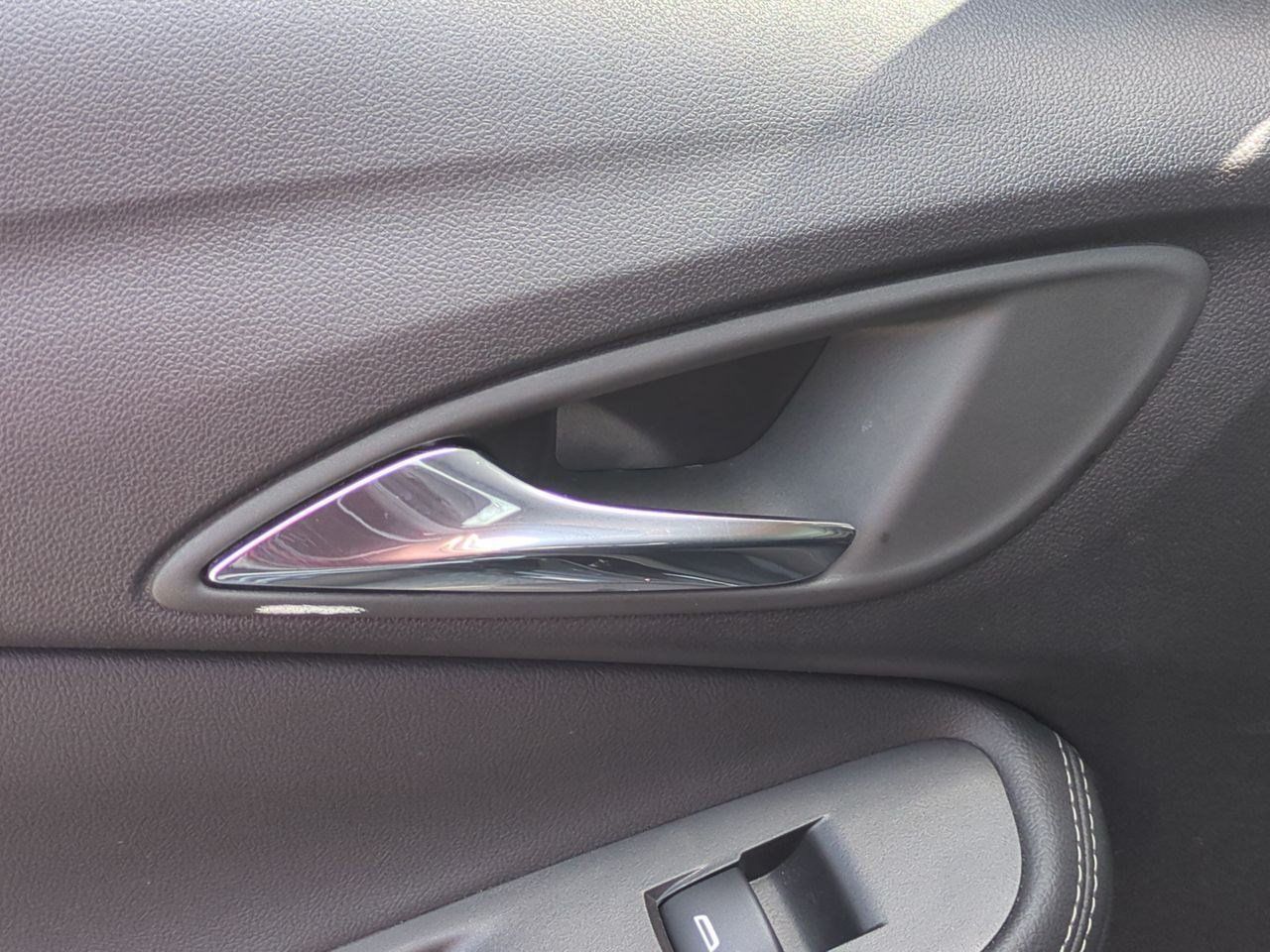 Used 2023 Buick Encore GX Select w/ Sport Touring Package FWD image 29