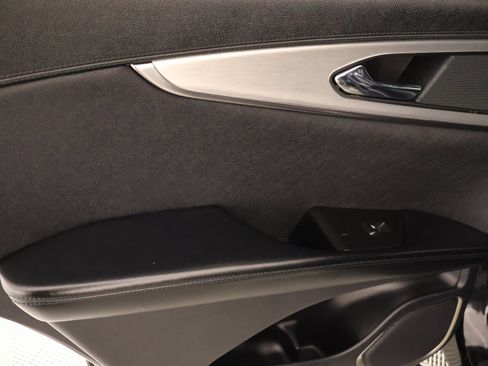 Used 2020 Lincoln Nautilus FWD image 15