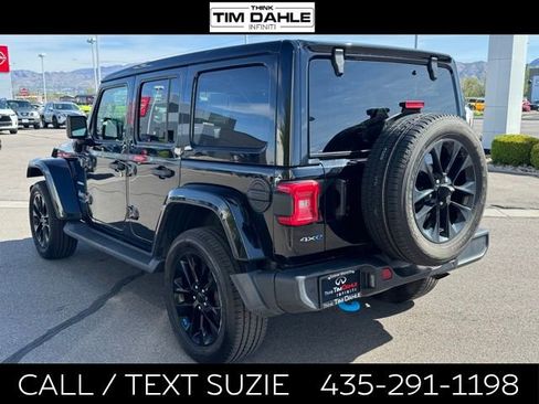 Used 2022 Jeep Wrangler Unlimited Sahara w/ Cold Weather Group AWD/4WD image 6