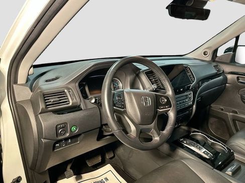 Used 2022 Honda Pilot Touring image 10