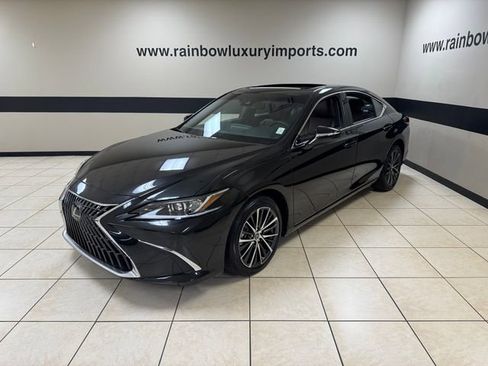 Used 2024 Lexus ES 250 w/ Premium Package AWD/4WD image 3