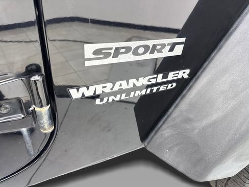 Used 2015 Jeep Wrangler Unlimited Sport w/ Quick Order Package 24S AWD/4WD image 19